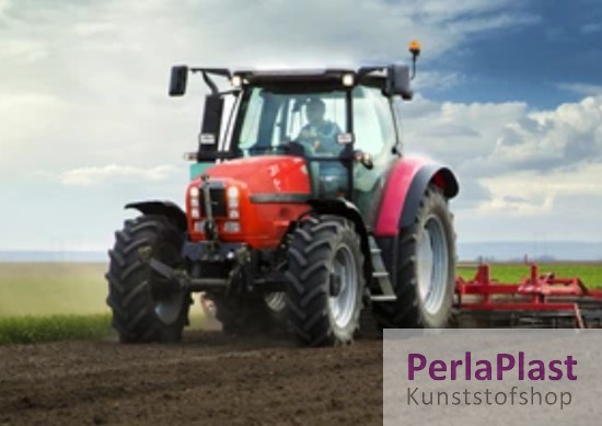 Kunststof ruit voor een landbouwmachine