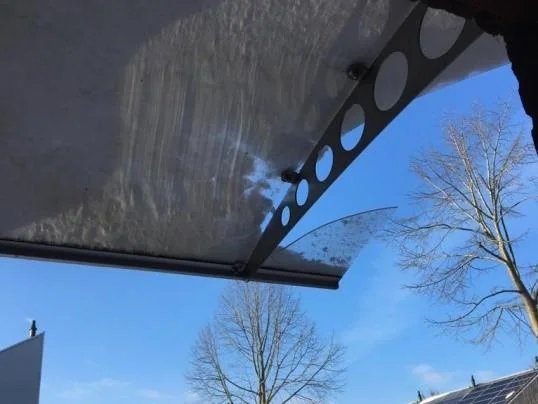 [AUTO] Een deurluifel van kunststof