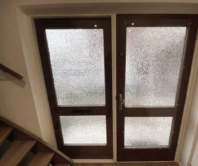 [AUTO] Zelf deur isoleren met kunststof